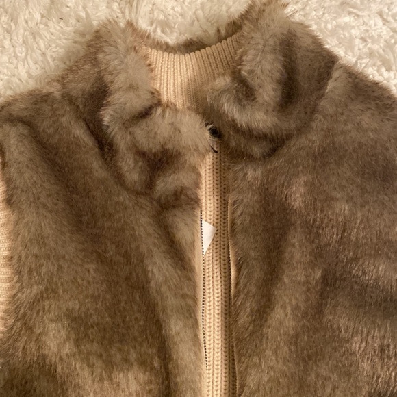 reversible faux fur vest - Picture 2 of 4